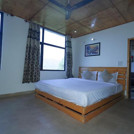 Ferienwohnung Cozy Heavenn 2Bhk I Kasauli I Mountain View 93O68I282O Exterior foto